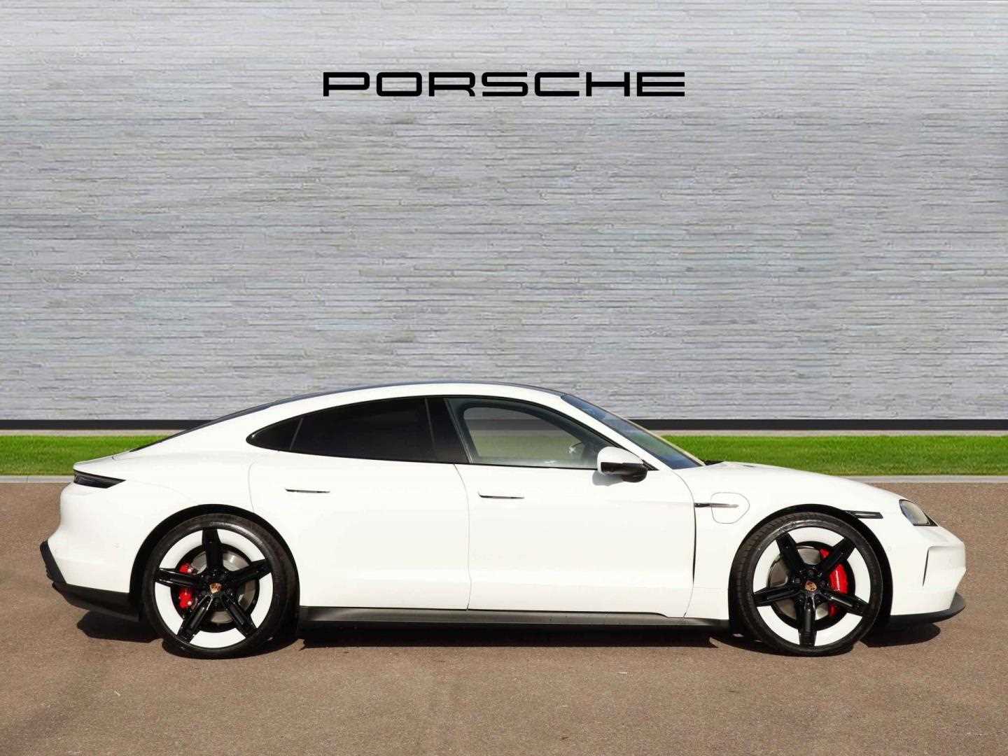 Used Porsche Taycan 2024 for sale - 76553173: Photo 2