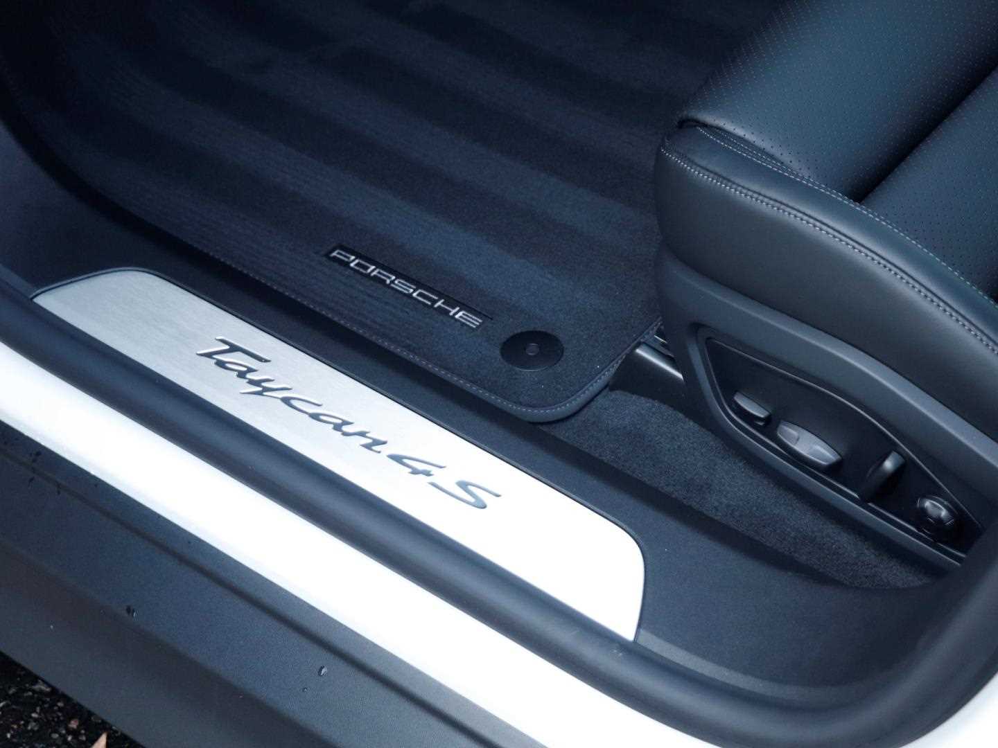 Used Porsche Taycan 2024 for sale - 76553173: Photo 26