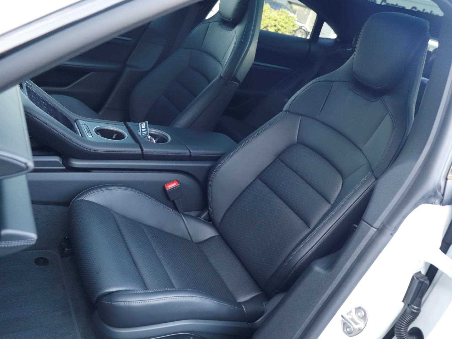 Used Porsche Taycan 2024 for sale - 76553173: Photo 28