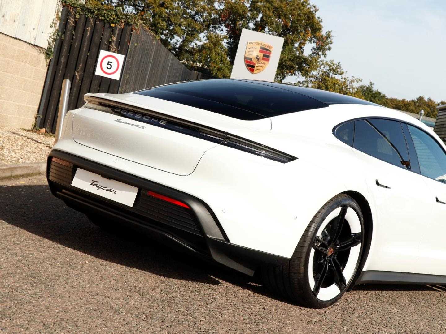 Used Porsche Taycan 2024 for sale - 76553173: Photo 31