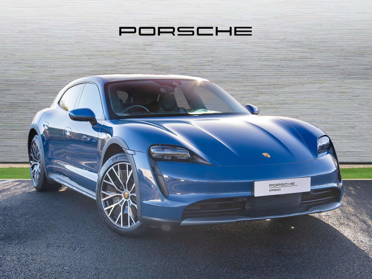 Used Porsche Taycan 2022 for sale - 76804819: Photo 1