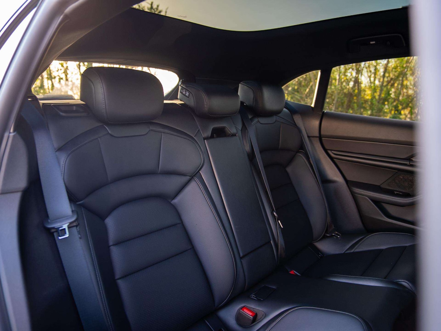 Used Porsche Taycan 2022 for sale - 76804819: Photo 11