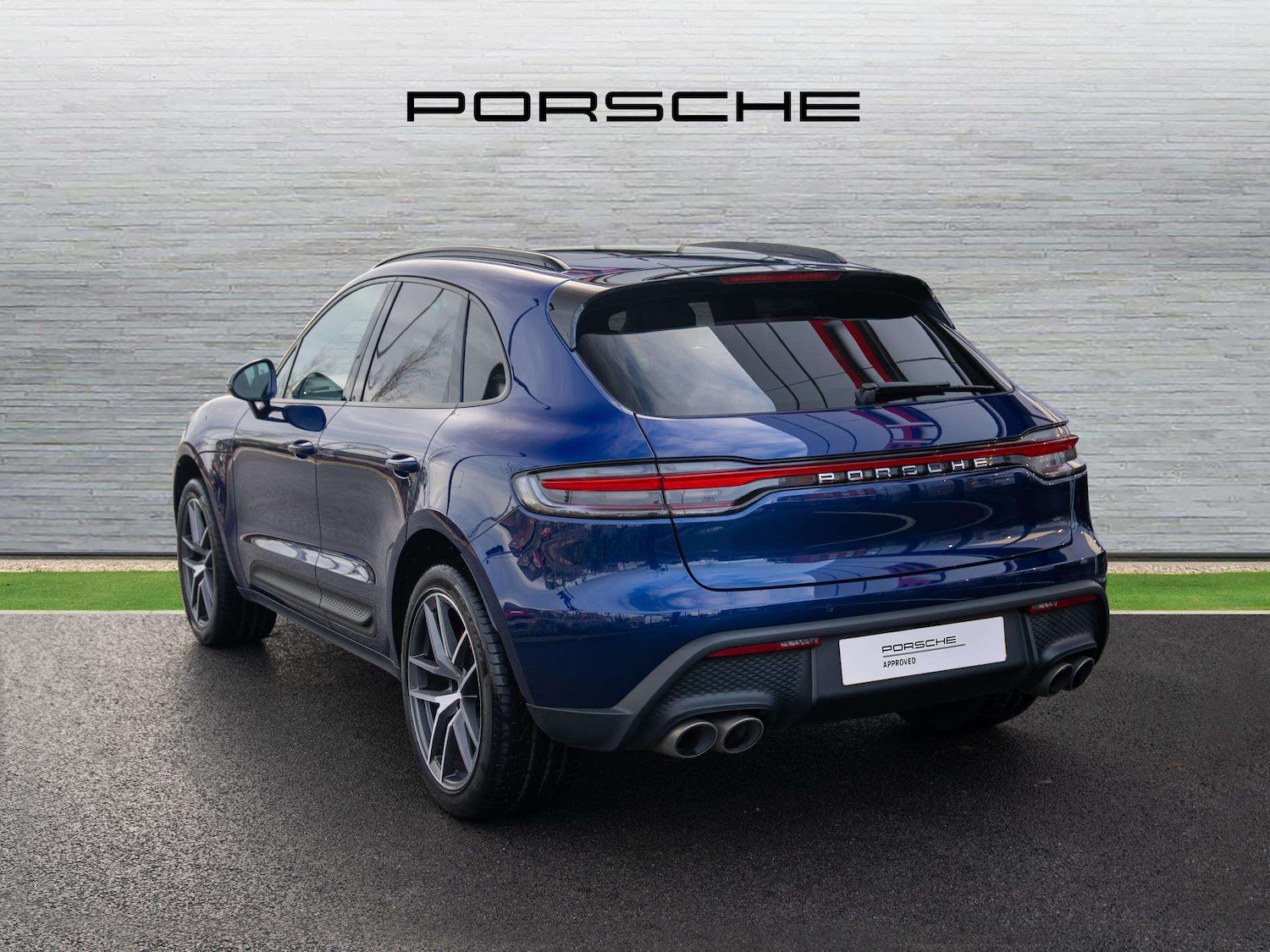 Used Porsche Macan 2022 for sale - 76978739: Photo 2