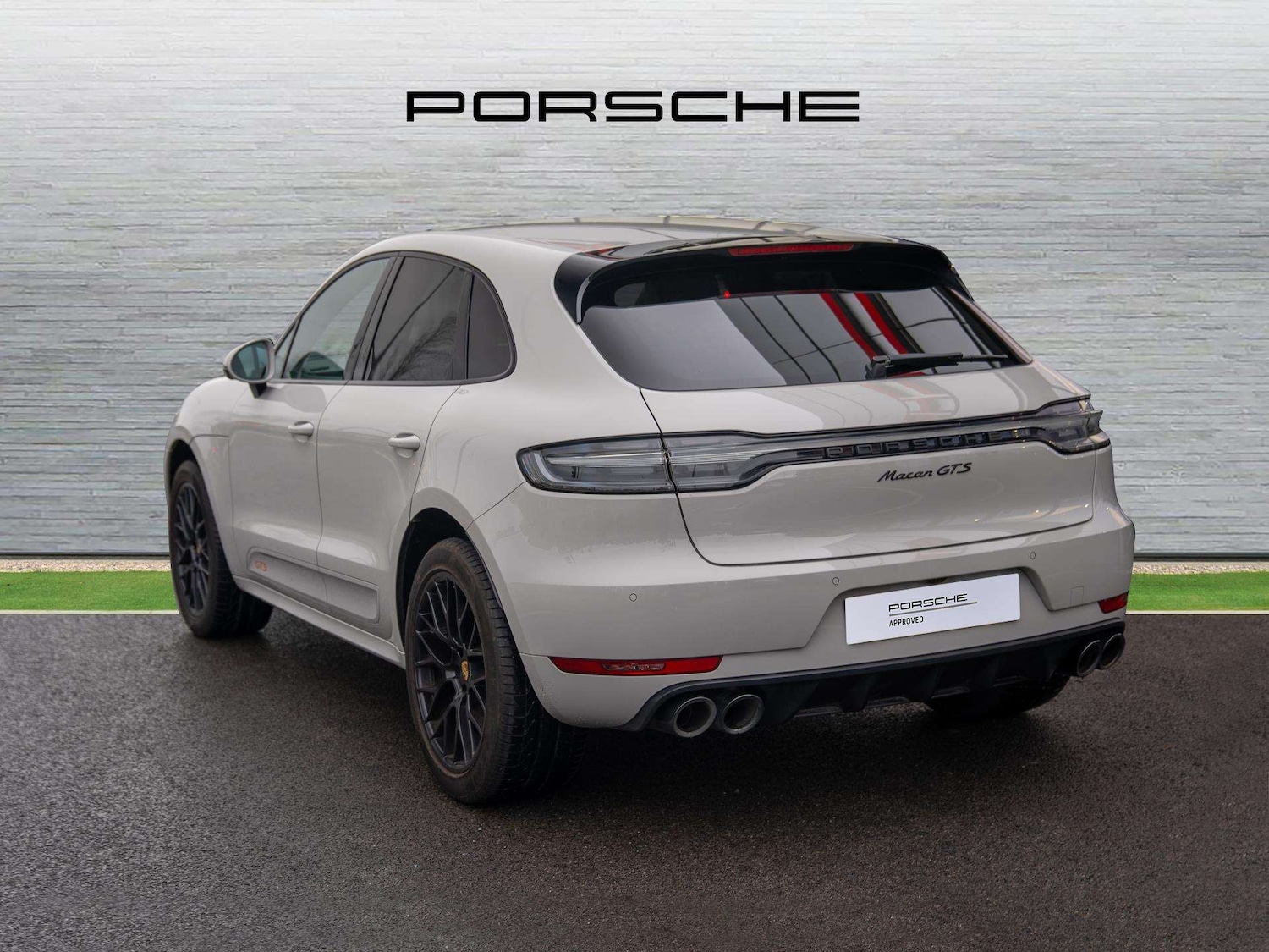 Used Porsche Macan 2020 for sale - 76978840: Photo 2