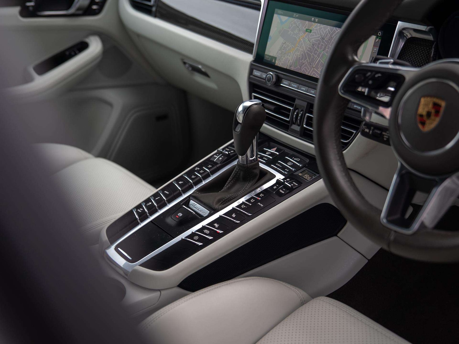 Used Porsche Macan 2020 for sale - 76978840: Photo 24