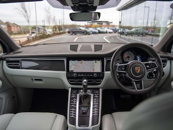 Used Porsche Macan 2020 for sale - 76978840: Photo