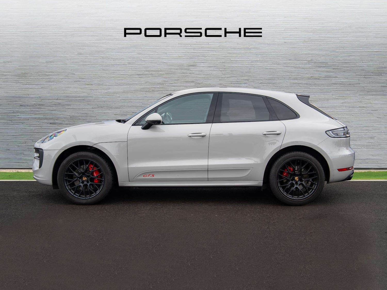 Used Porsche Macan 2020 for sale - 76978840: Photo 5