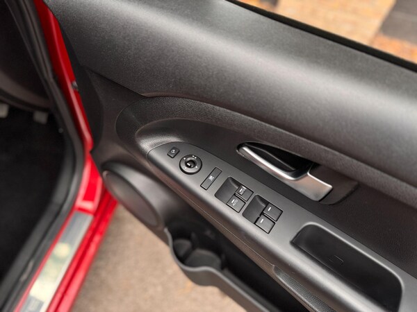 Used Kia Venga 2014 for sale - 75623871: Photo 32