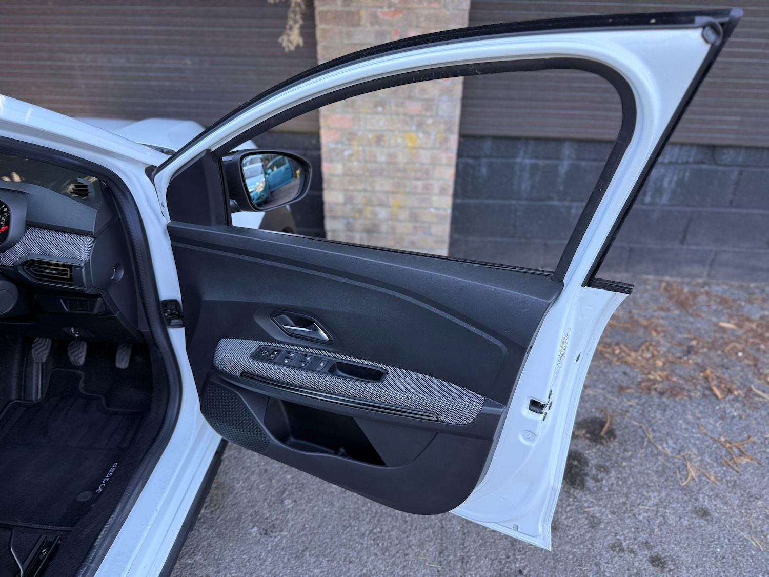 Vehicle 28
