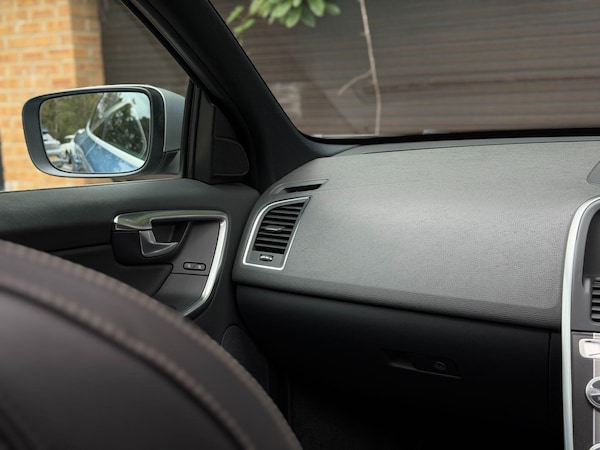 Used Volvo XC60 2014 for sale - 76296070: Photo 41