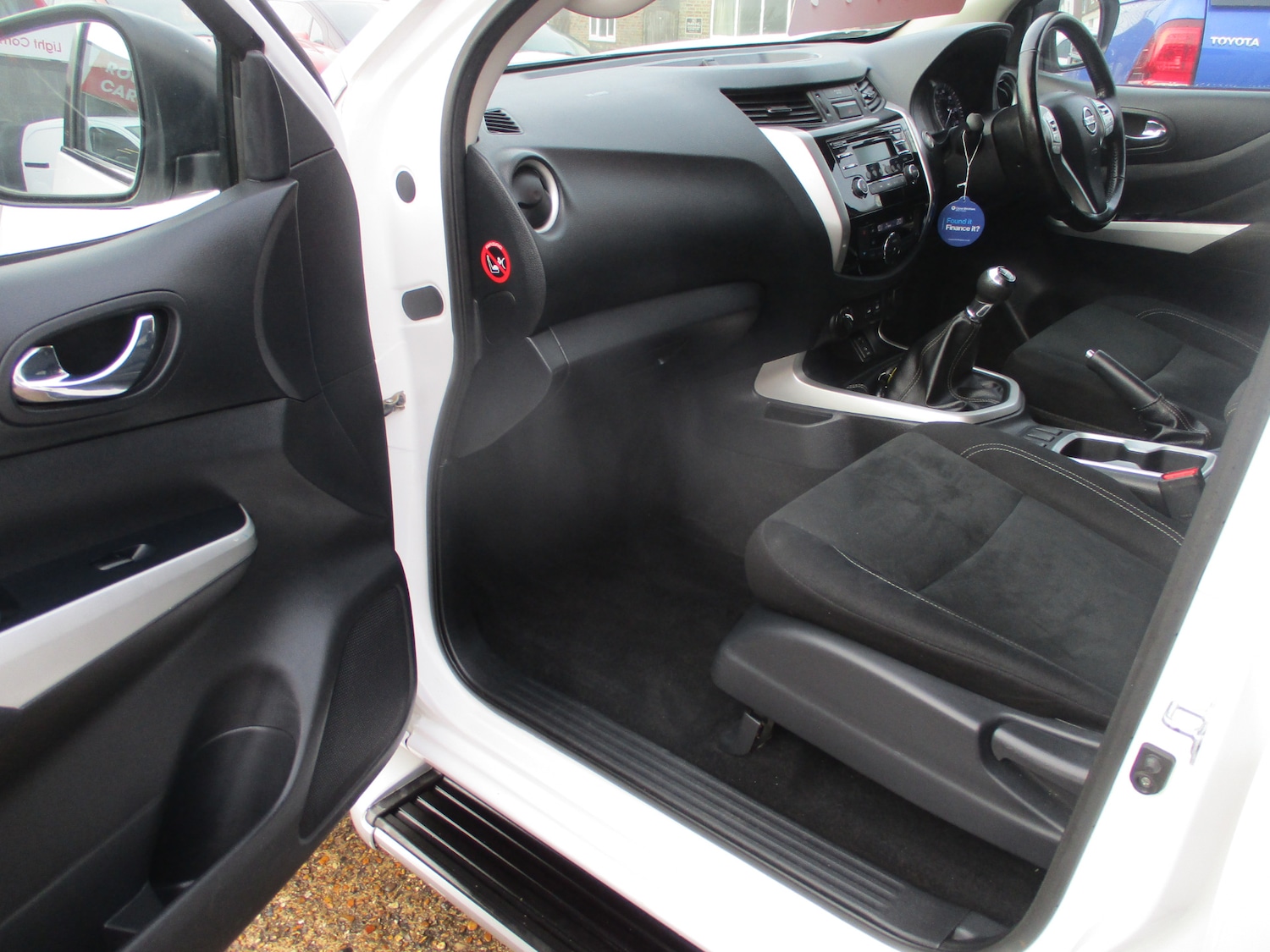 Used Nissan Navara 2018 for sale - 77541519: Photo 11