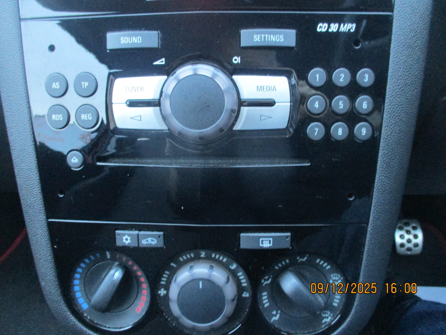 Used Vauxhall Corsa 2013 for sale - 76891554: Photo 16