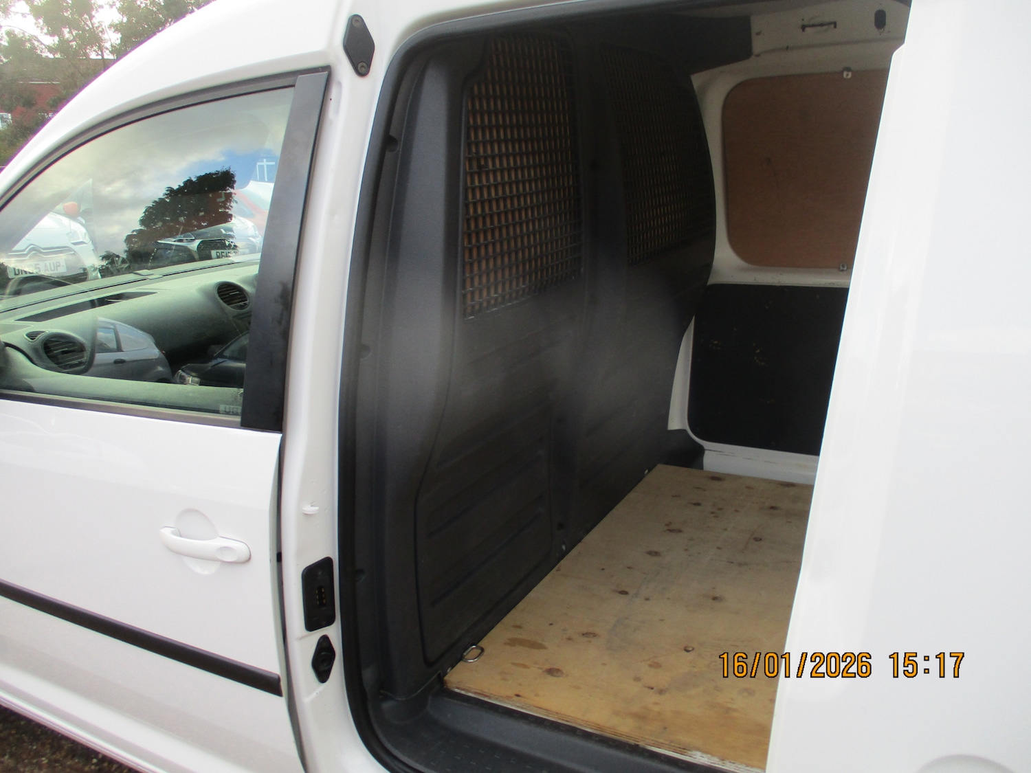 Used Volkswagen Caddy 2015 for sale - 77228302: Photo 18