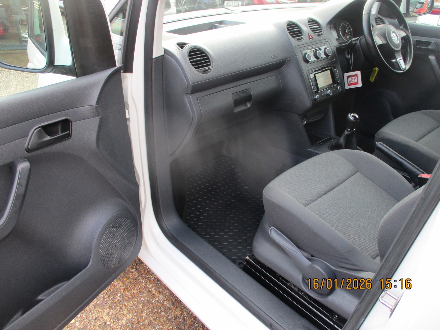 Used Volkswagen Caddy 2015 for sale - 77228302: Photo 8