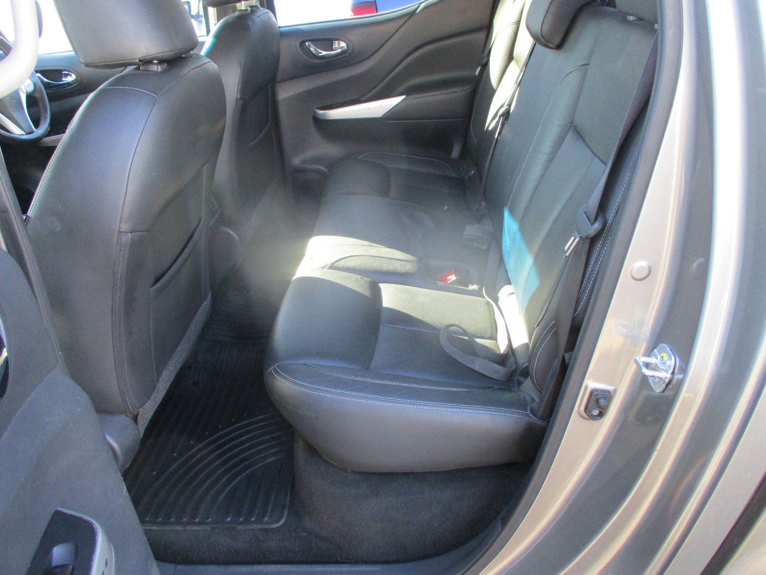 Used Nissan Navara 2016 for sale - 77934120: Photo 23