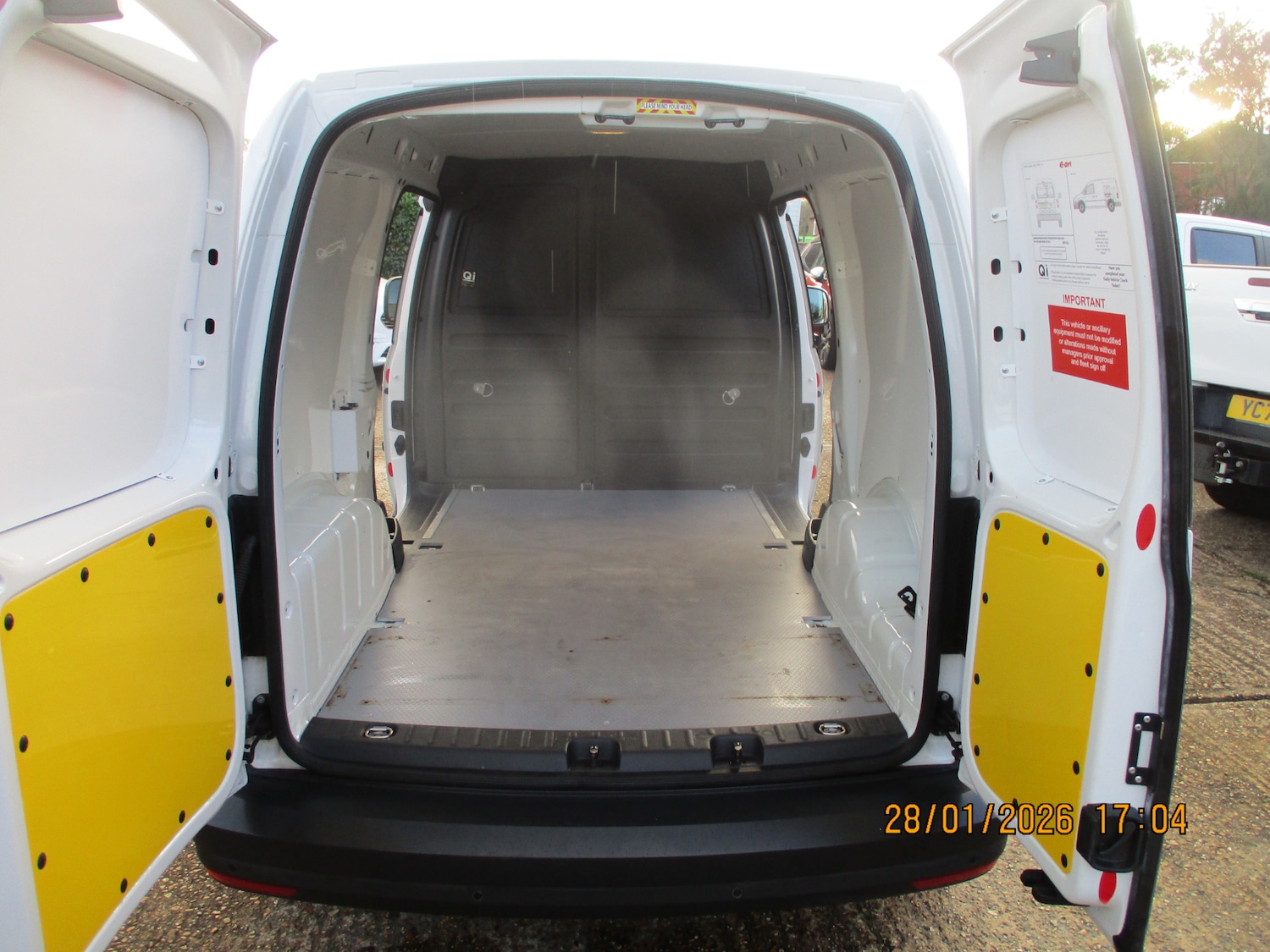 Used Volkswagen Caddy Maxi 2017 for sale - 77357578: Photo 21