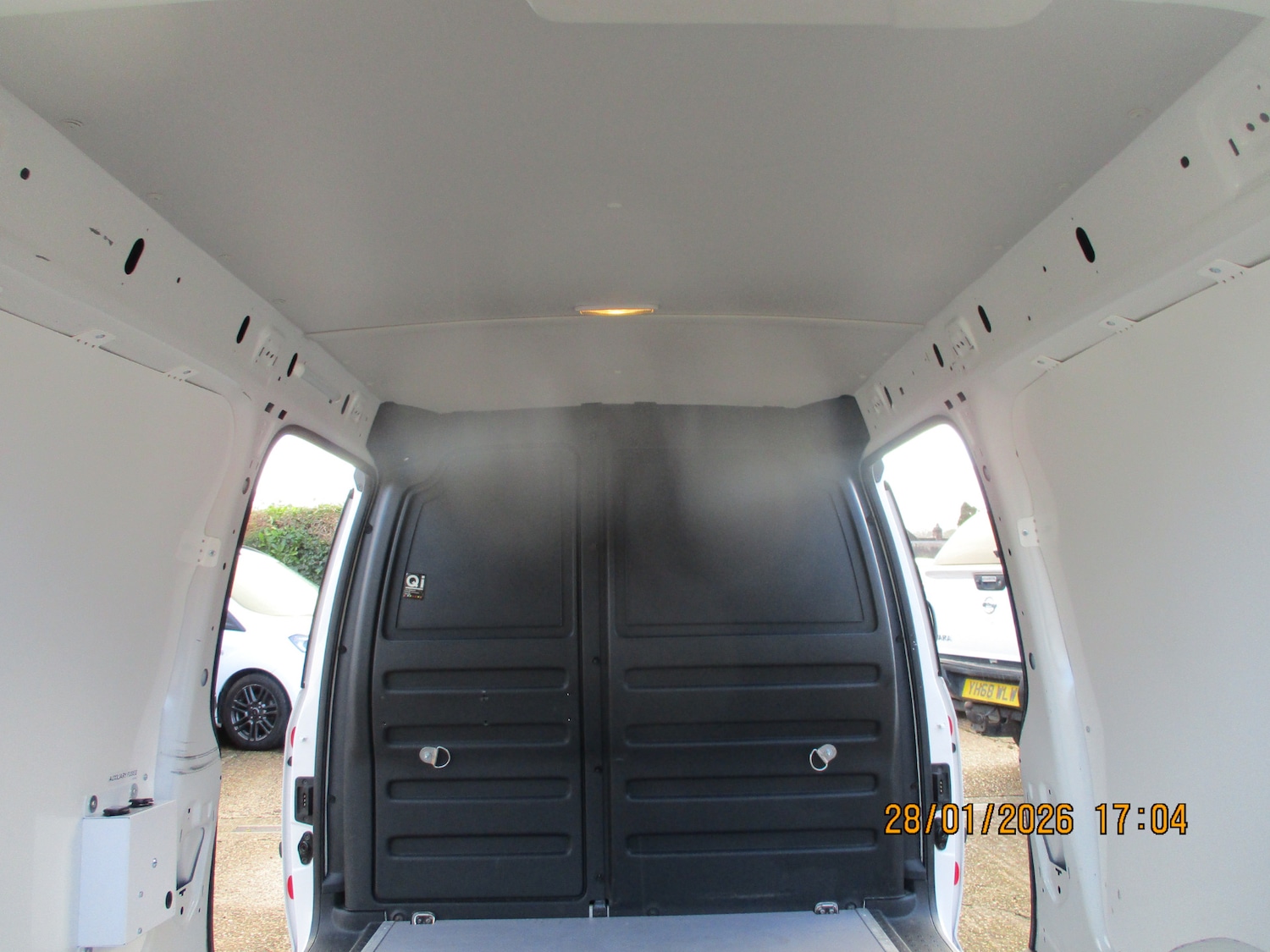 Used Volkswagen Caddy Maxi 2017 for sale - 77357578: Photo 22