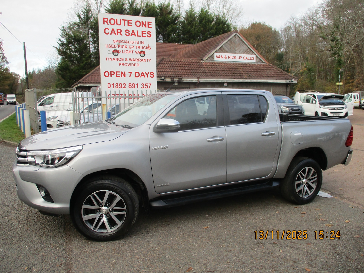 Used Toyota Hilux 2018 for sale - 76567868: Photo 2