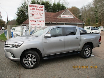 Used Toyota Hilux 2018 for sale - 76567868: Photo