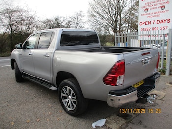 Used Toyota Hilux 2018 for sale - 76567868: Photo
