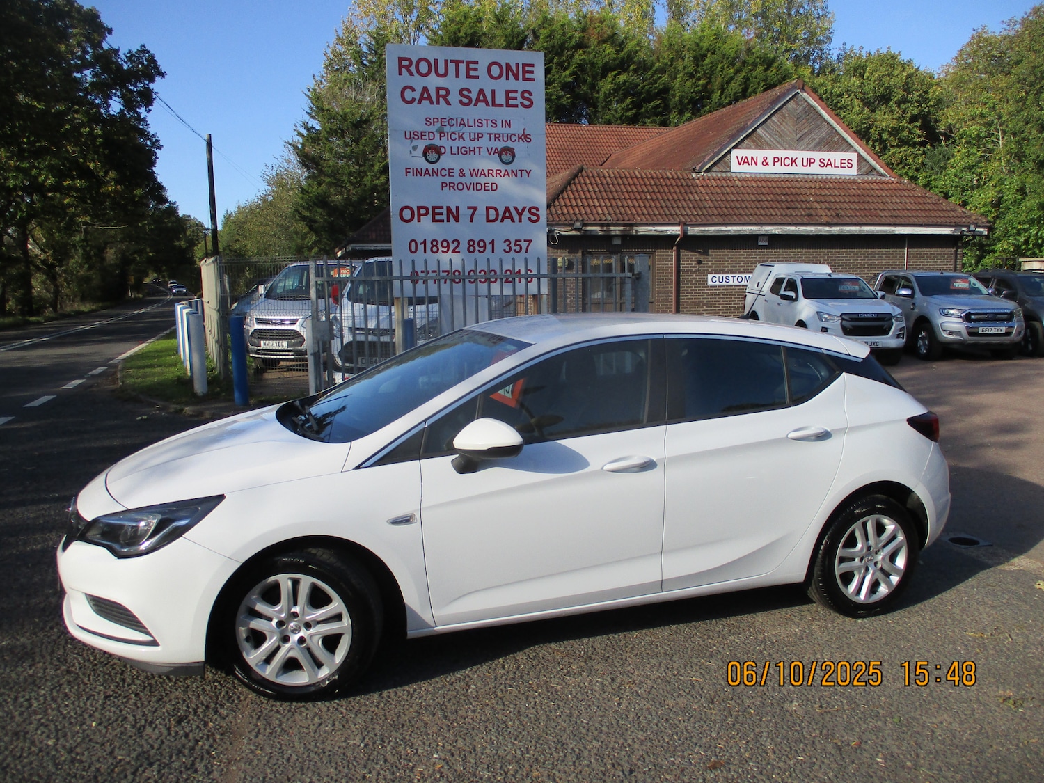 Used Vauxhall Astra 2015 for sale - 76184062: Photo 2
