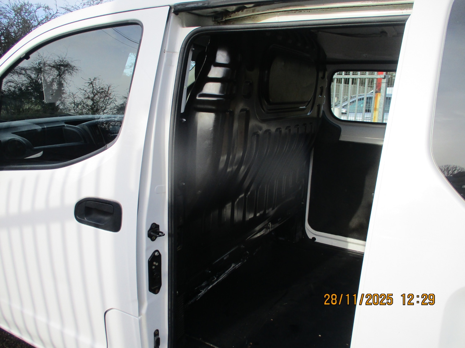 Used Nissan NV200 2015 for sale - 76736597: Photo 19