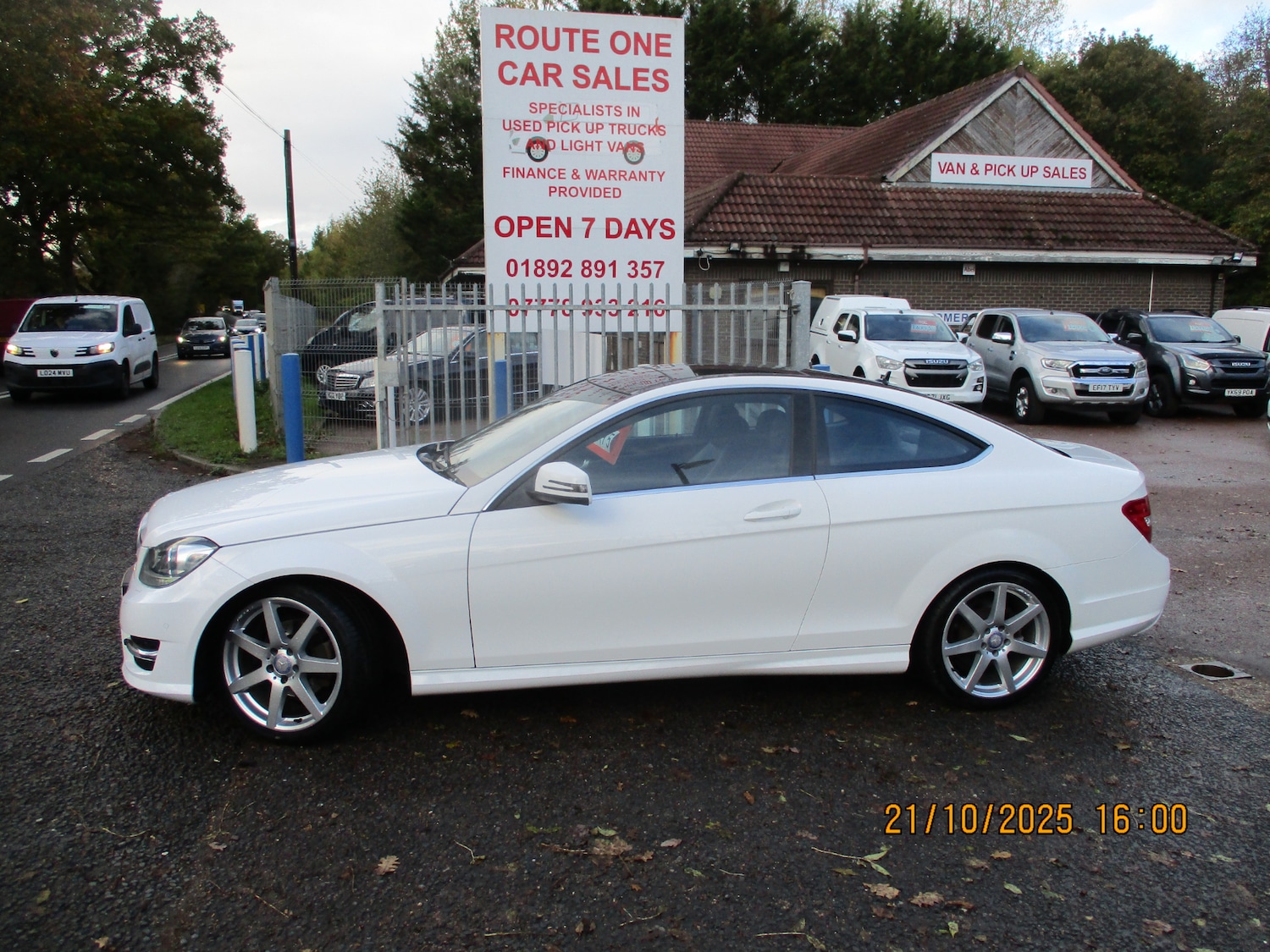 Used Mercedes-Benz C Class 2012 for sale - 76332309: Photo 2