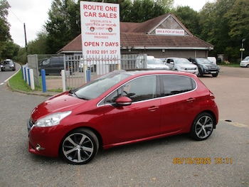 Used Peugeot 208 2014 for sale - 76207731: Photo
