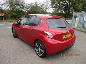 Used Peugeot 208 2014 for sale - 76207731: Photo