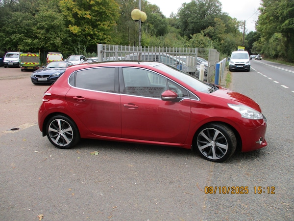 Used Peugeot 208 2014 for sale - 76207731: Photo 6
