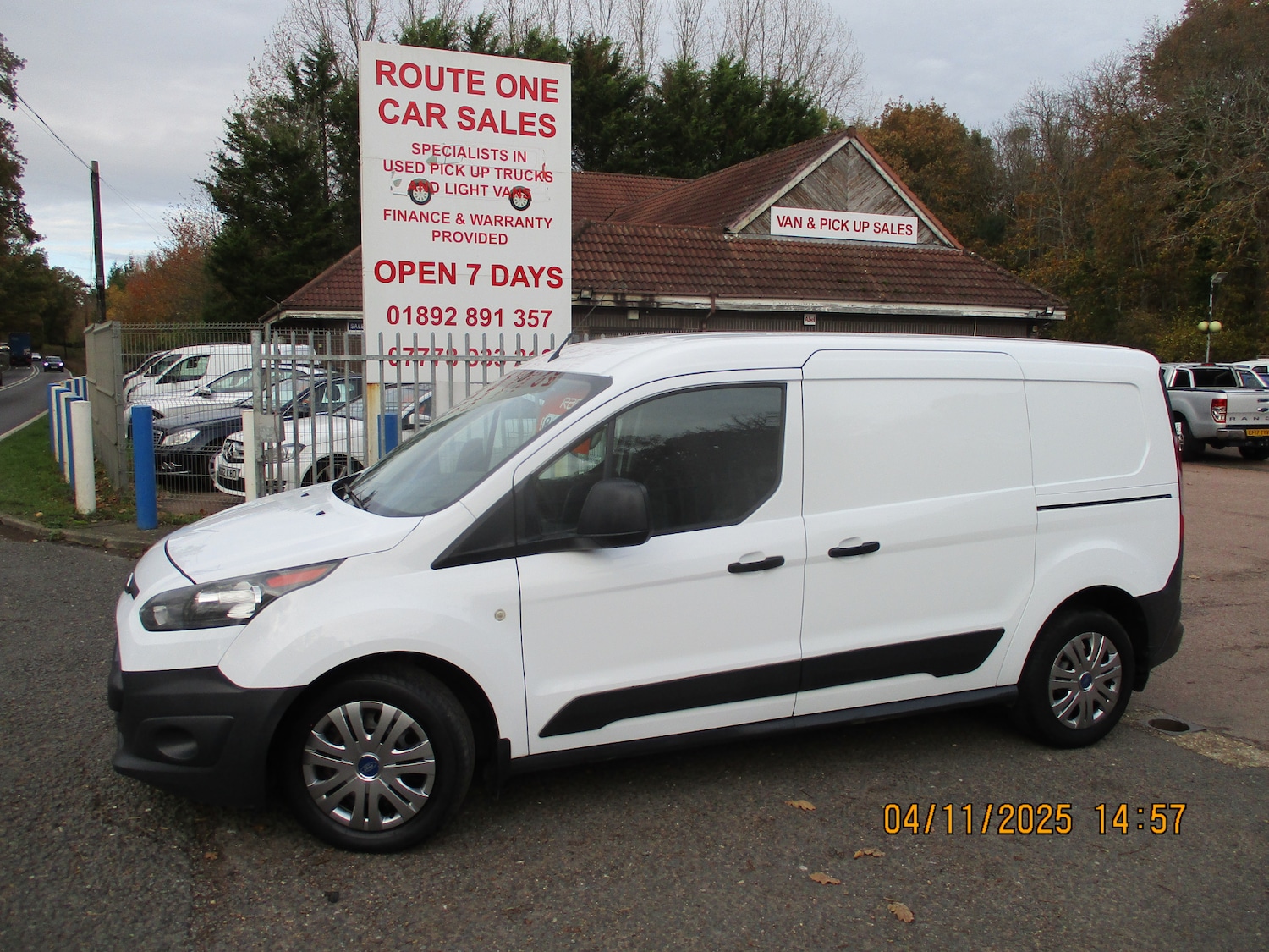 Used Ford Transit Connect 2017 for sale - 76464541: Photo 2