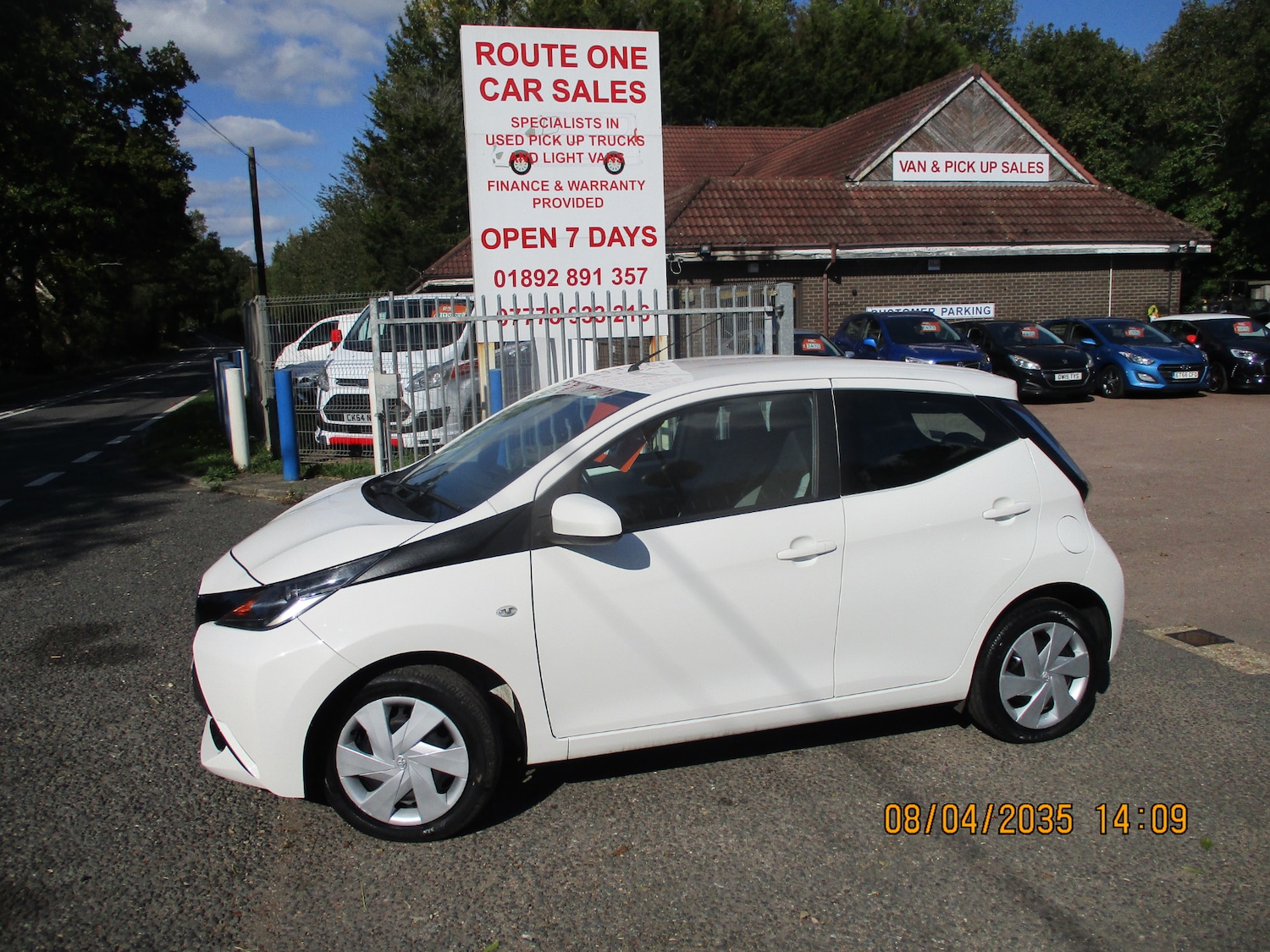 Used Toyota AYGO 2017 for sale - 76115410: Photo 2