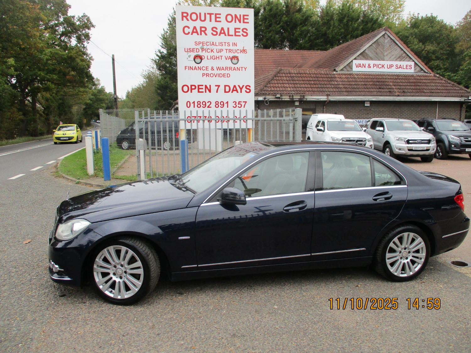 Used Mercedes-Benz C Class 2012 for sale - 76249198: Photo 2