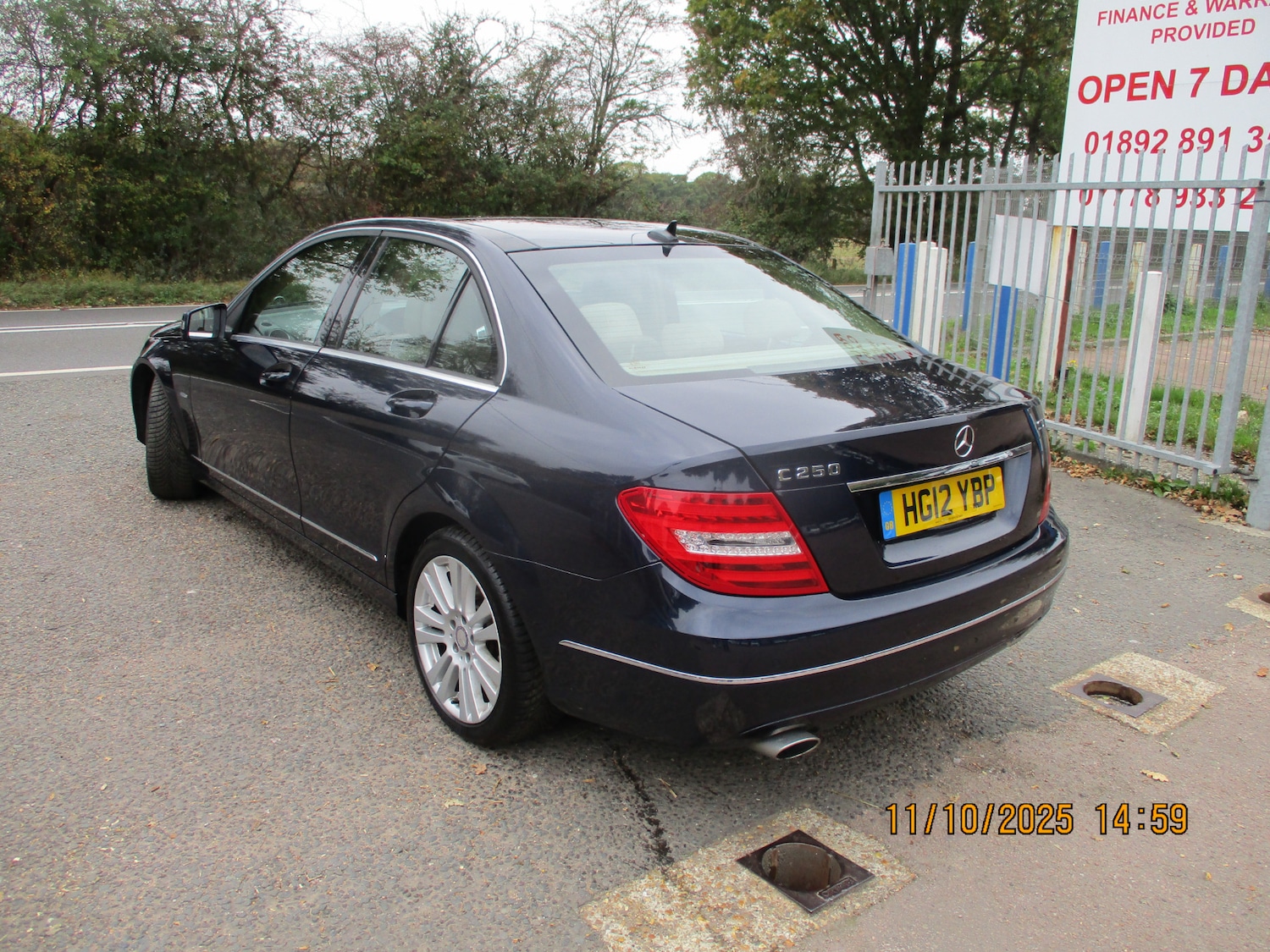 Used Mercedes-Benz C Class 2012 for sale - 76249198: Photo 3