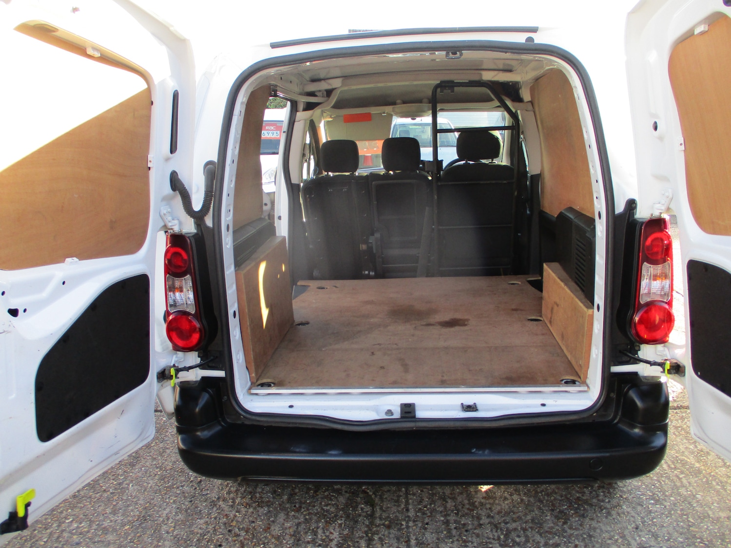 Used Peugeot Partner 2018 for sale - 77918317: Photo 23