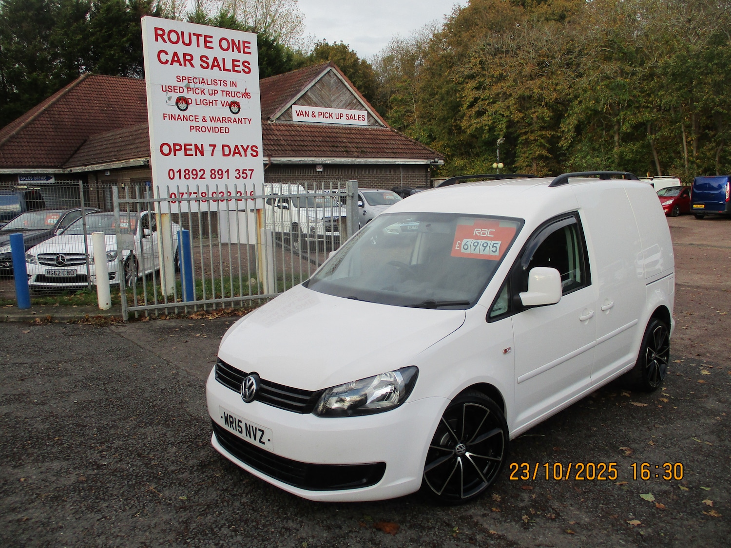 Used Volkswagen Caddy 2015 for sale - 76355392: Photo 1