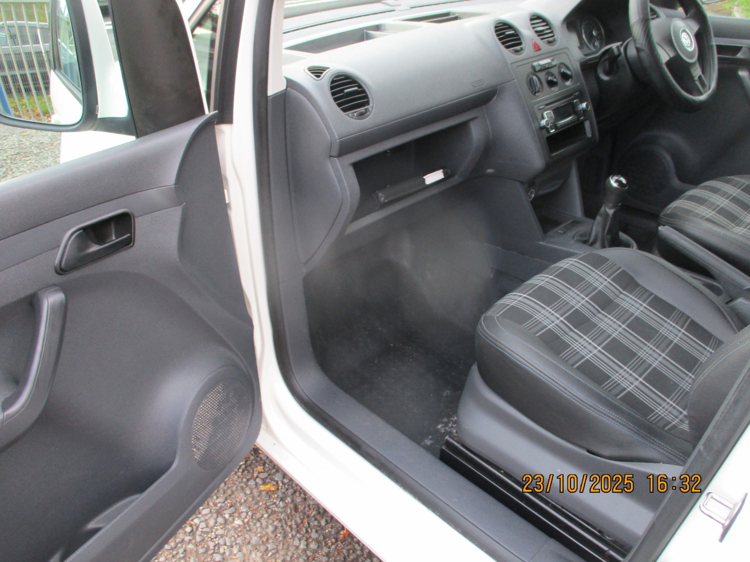 Used Volkswagen Caddy 2015 for sale - 76355392: Photo 12