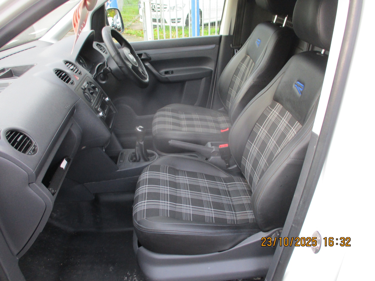 Used Volkswagen Caddy 2015 for sale - 76355392: Photo 13