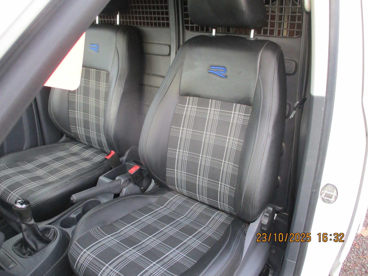 Used Volkswagen Caddy 2015 for sale - 76355392: Photo 14