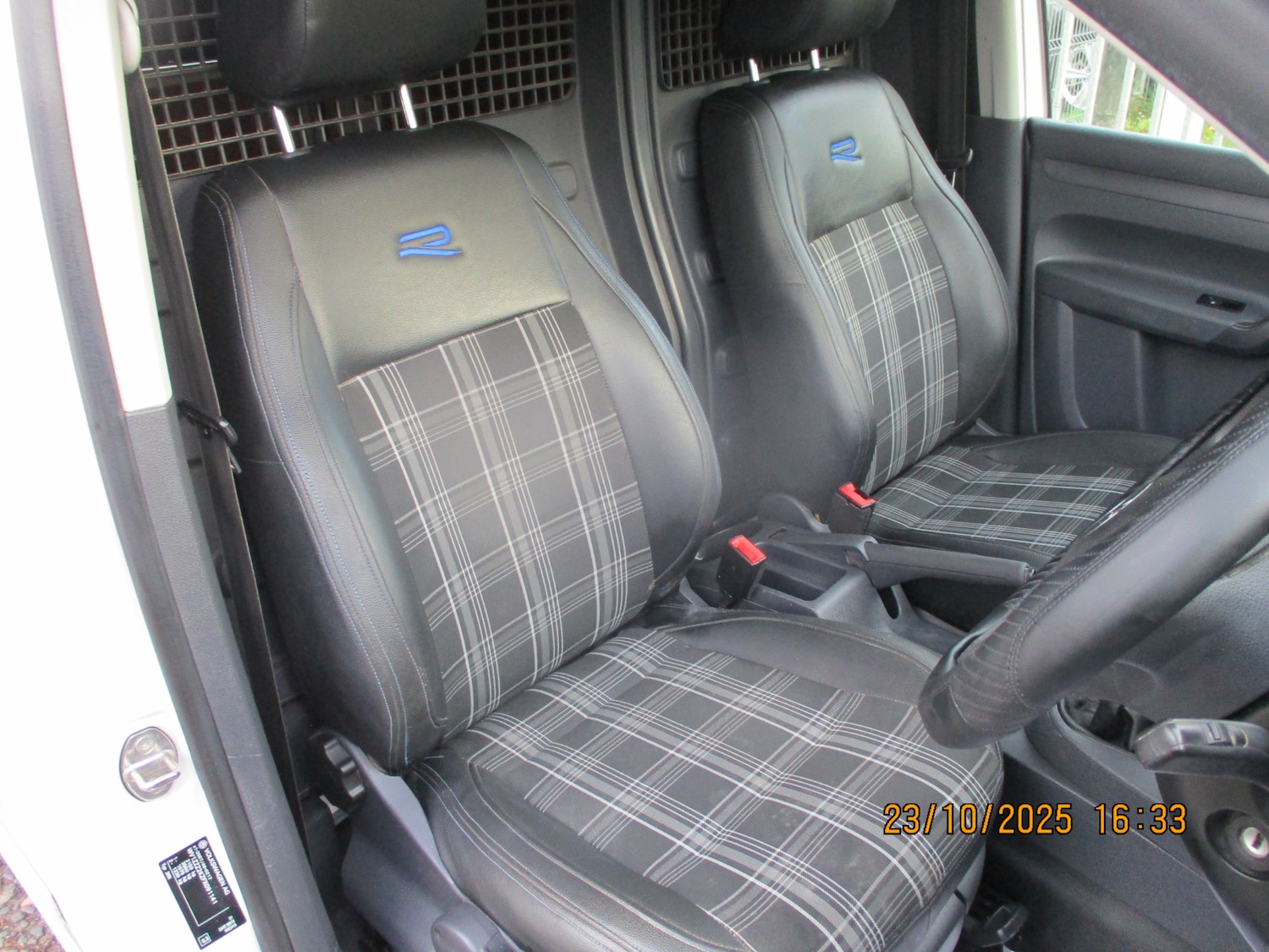 Used Volkswagen Caddy 2015 for sale - 76355392: Photo 24