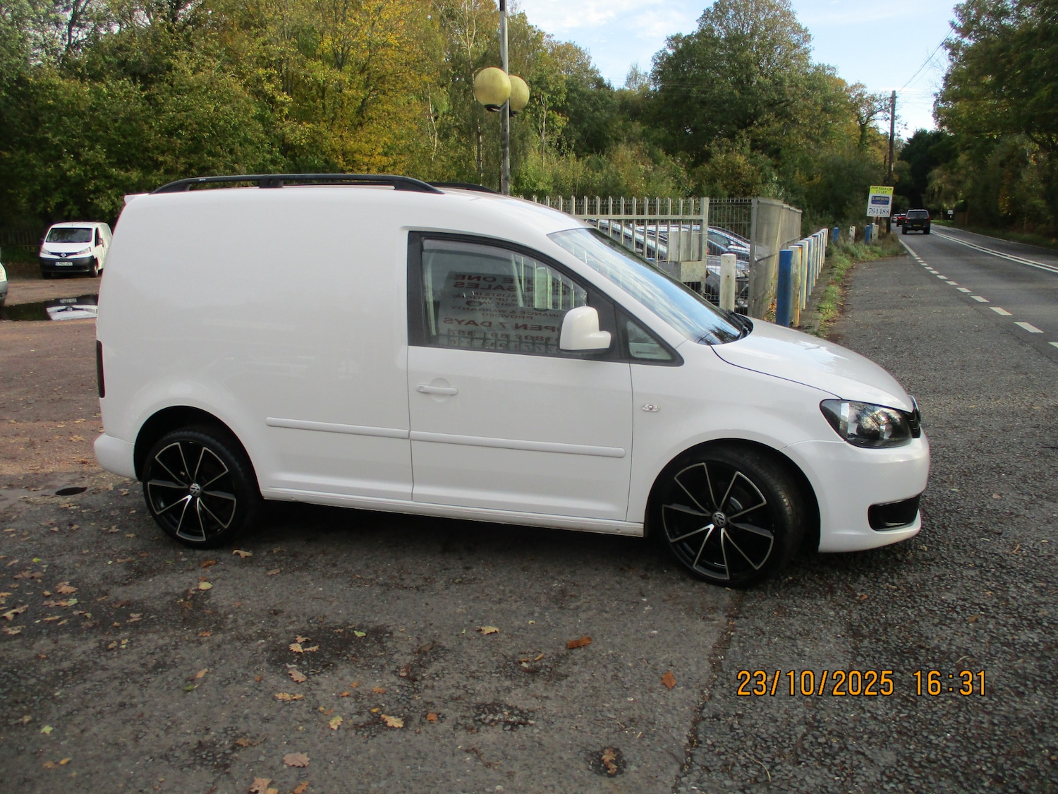 Used Volkswagen Caddy 2015 for sale - 76355392: Photo 6