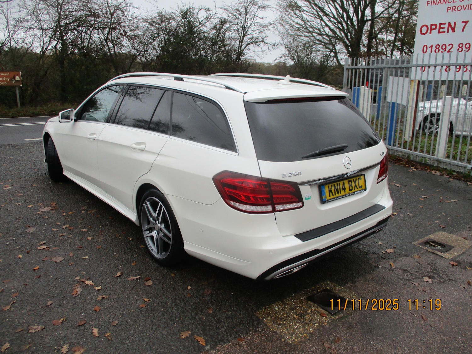 Used Mercedes-Benz E Class 2014 for sale - 76541933: Photo 3