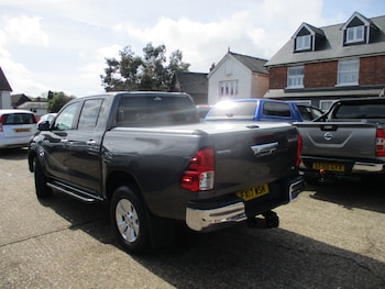 Used Toyota Hilux 2017 for sale - 78270484: Photo