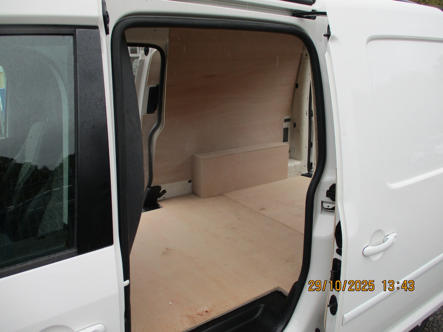 Used Volkswagen Caddy Maxi 2014 for sale - 76402920: Photo 25