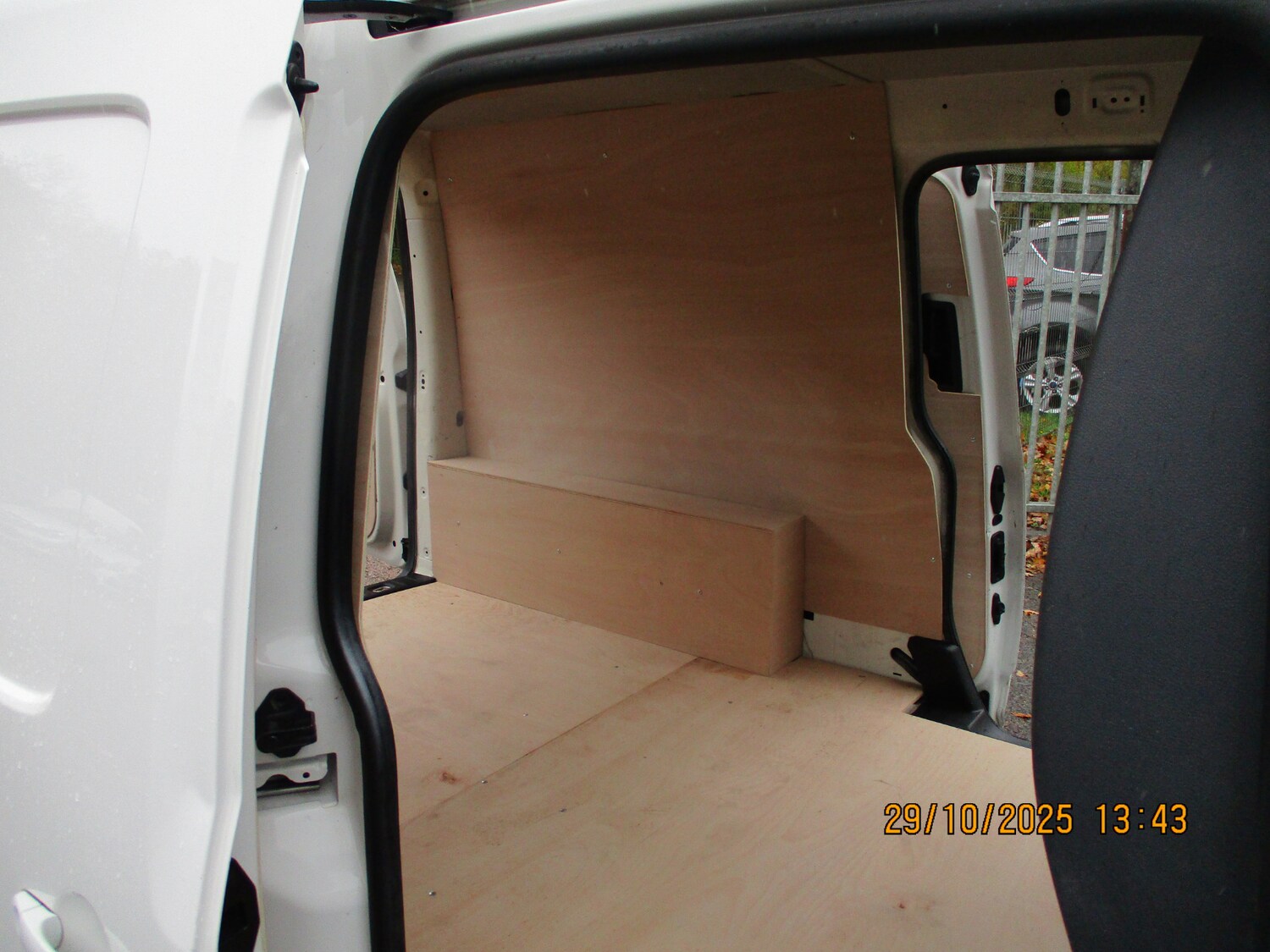 Used Volkswagen Caddy Maxi 2014 for sale - 76402920: Photo 28