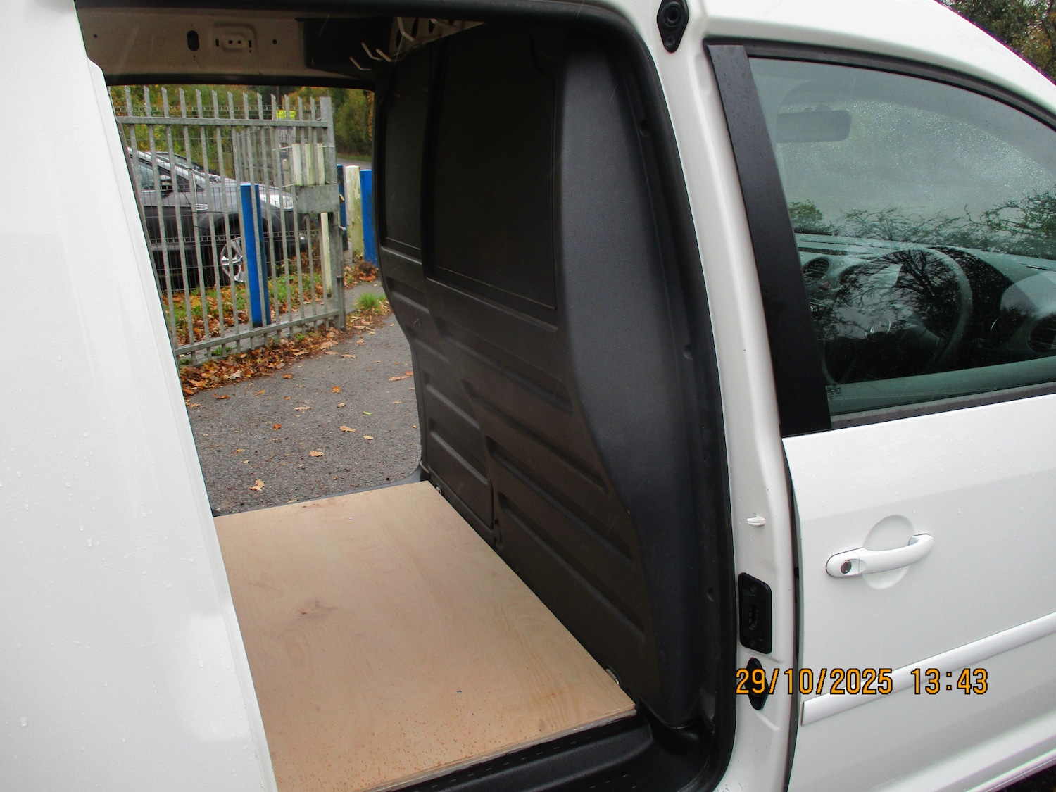 Used Volkswagen Caddy Maxi 2014 for sale - 76402920: Photo 29