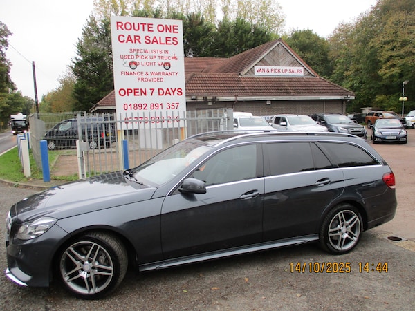 Used Mercedes-Benz E Class 2014 for sale - 76264483: Photo 2
