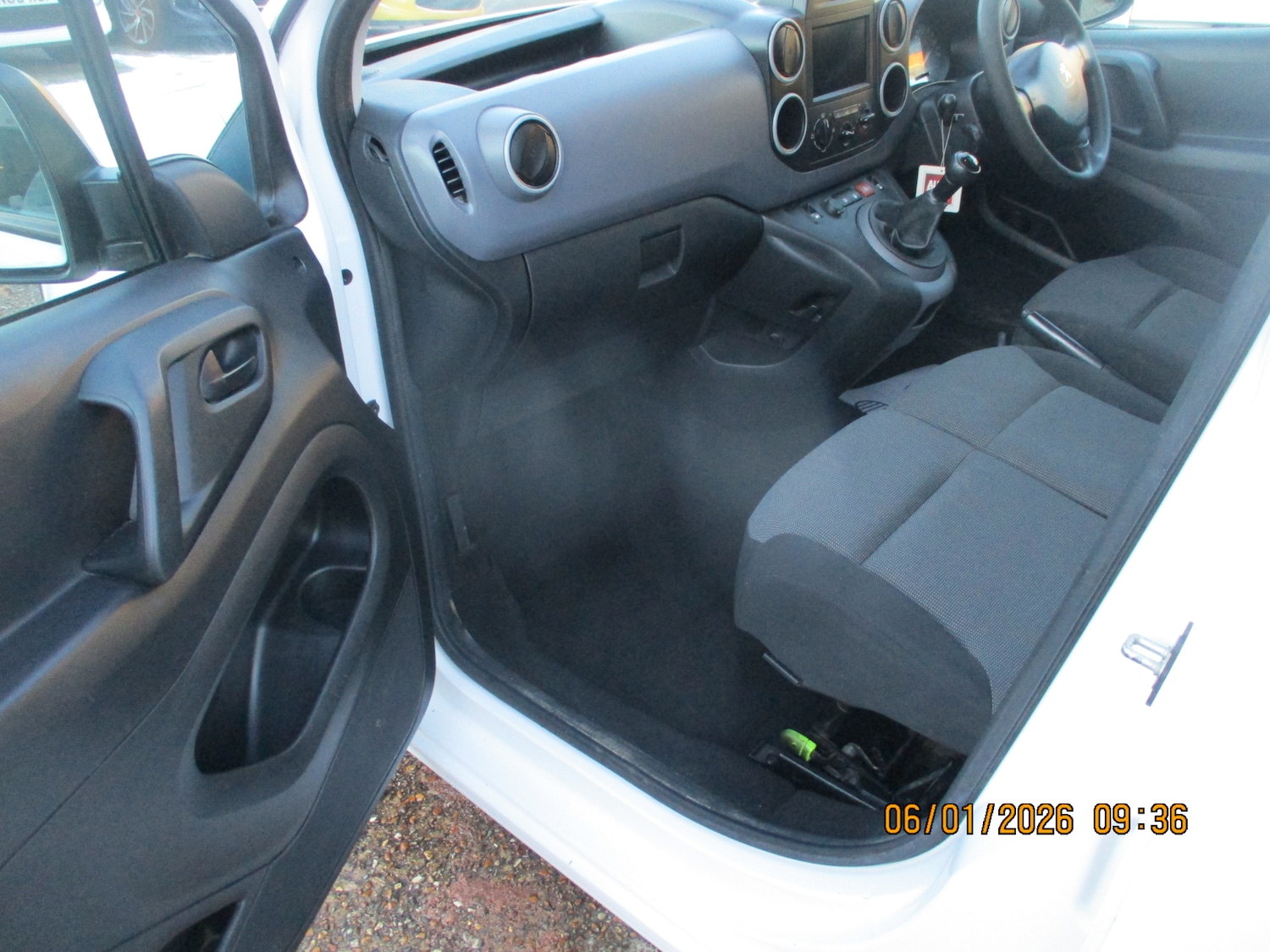 Used Peugeot Partner 2018 for sale - 77118830: Photo 11