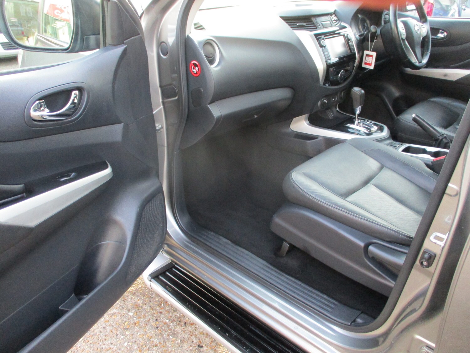 Used Nissan Navara 2017 for sale - 77965785: Photo 11