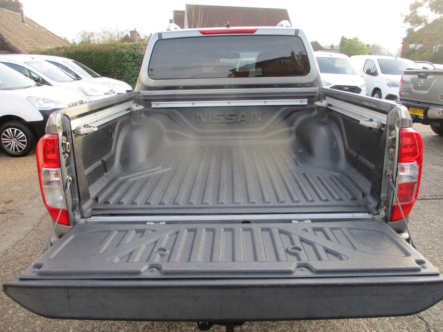 Used Nissan Navara 2017 for sale - 77965785: Photo 23